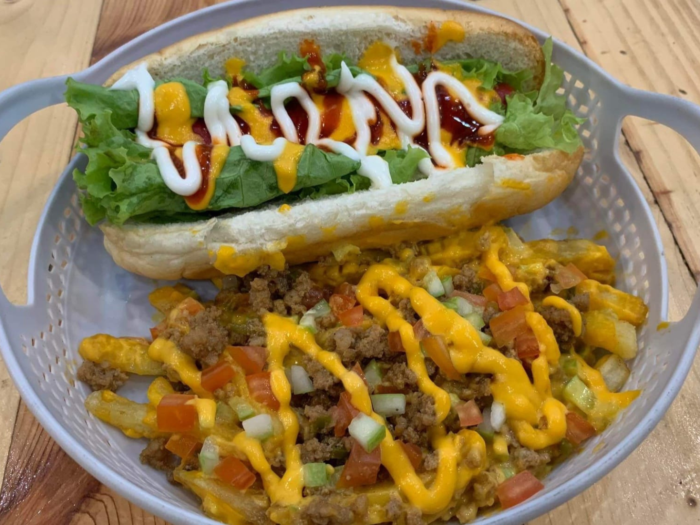 Cheesyhotdog w/ Cheesyfries